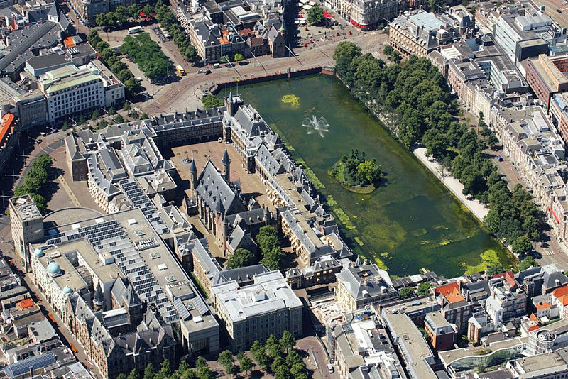 binnenhof-hofvijver-foto-ministerie-wr